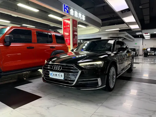 Audi A8 — Фото автомобиля 4