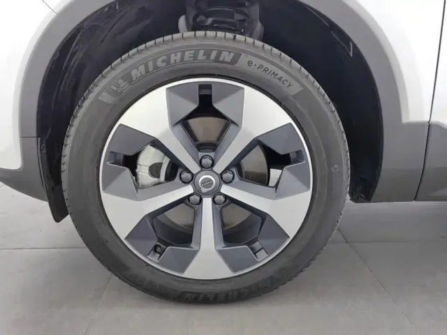 Volvo XC40 — Фото автомобиля 17