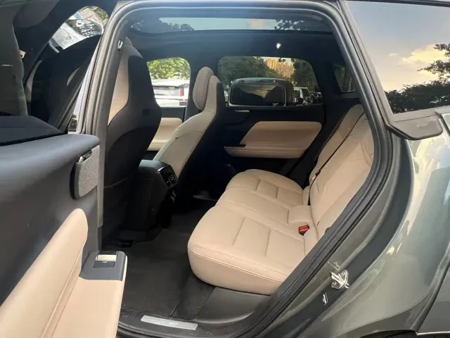 Volvo XC70 Plug-in Hybrid — Фото автомобиля 5