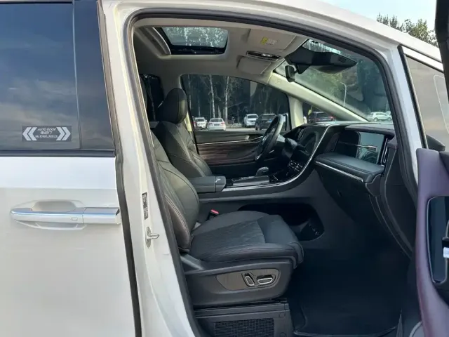 GAC Trumpchi M8 — Фото автомобиля 17