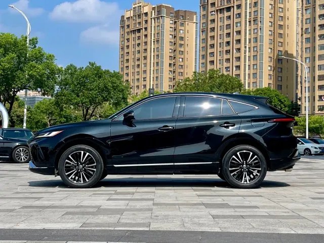 Toyota Venza 2022 2.0L CVT 2WD Premium — Фото автомобиля 4