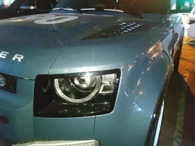 Land Rover Defender — Фото автомобиля 5