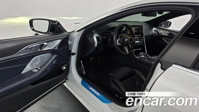 BMW 8-Series — Фото автомобиля 8