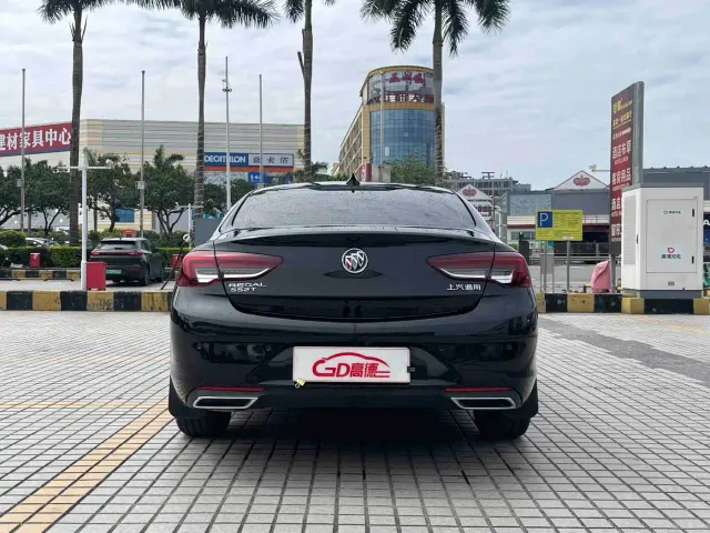 Buick Regal — Фото автомобиля 7