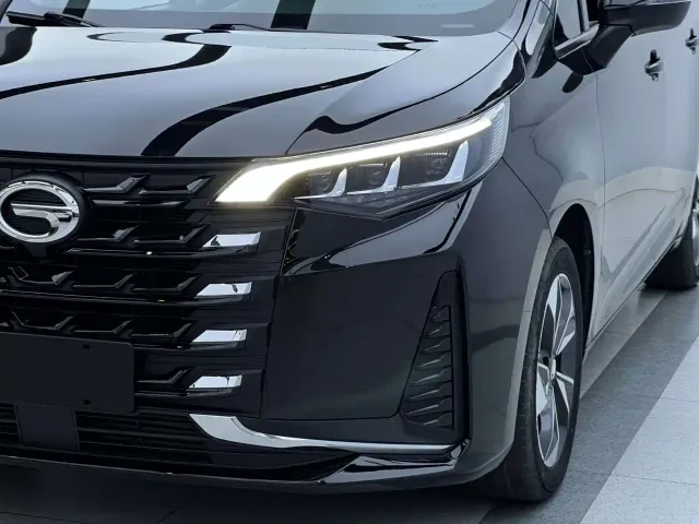 GAC Trumpchi M6 — Фото автомобиля 10