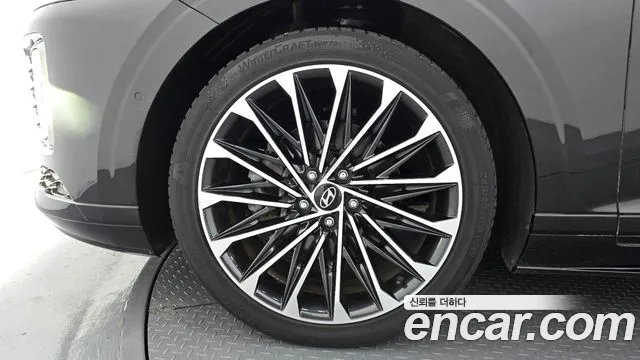 Hyundai Grandeur Grandeur (GN7) 2.5 Бензин 2WD — Фото автомобиля 5