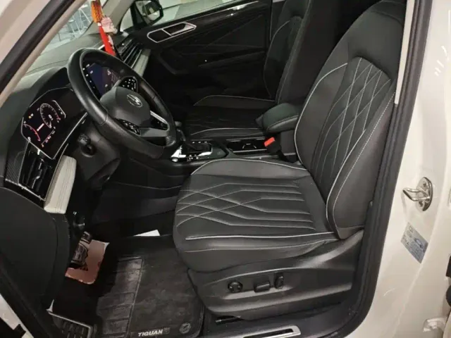 Volkswagen Tiguan L — Фото автомобиля 14