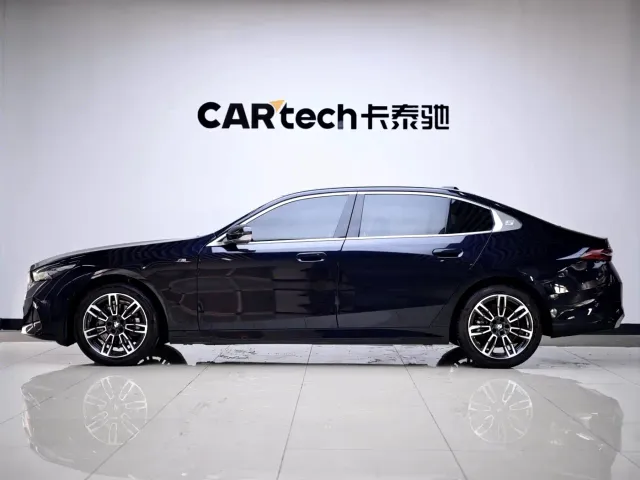 BMW 5 Series — Фото автомобиля 6