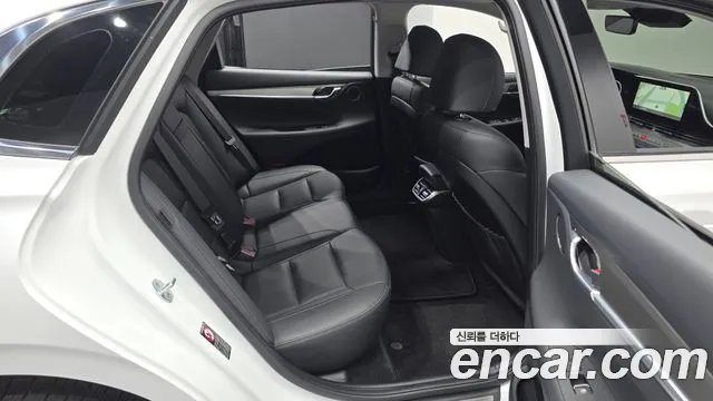 Hyundai Grandeur New — Фото автомобиля 17