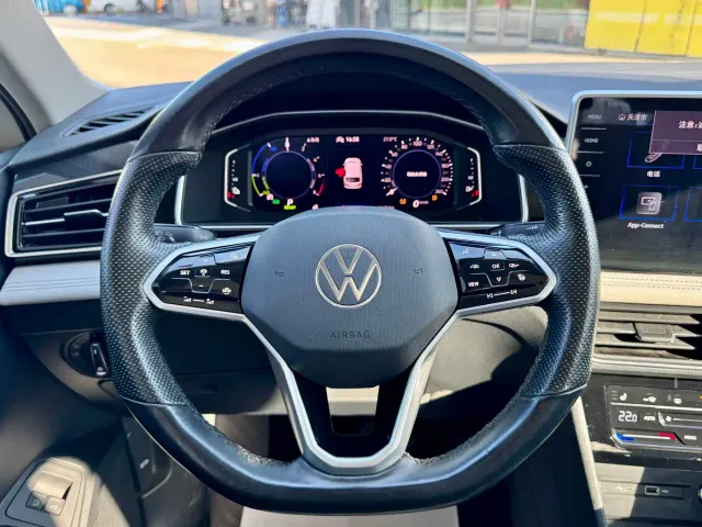 Volkswagen Tiguan L PHEV — Фото автомобиля 11