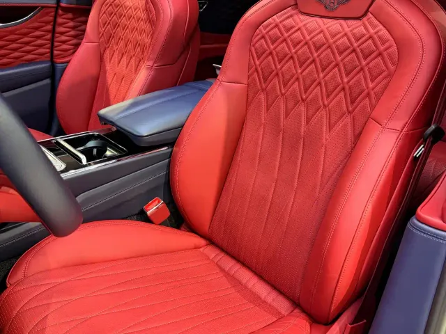 Bentley Flying Spur — Фото автомобиля 12