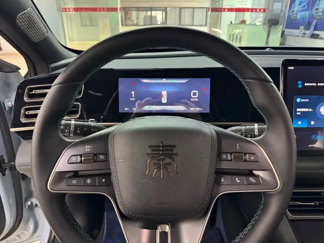 BYD Qin L — Фото автомобиля 10