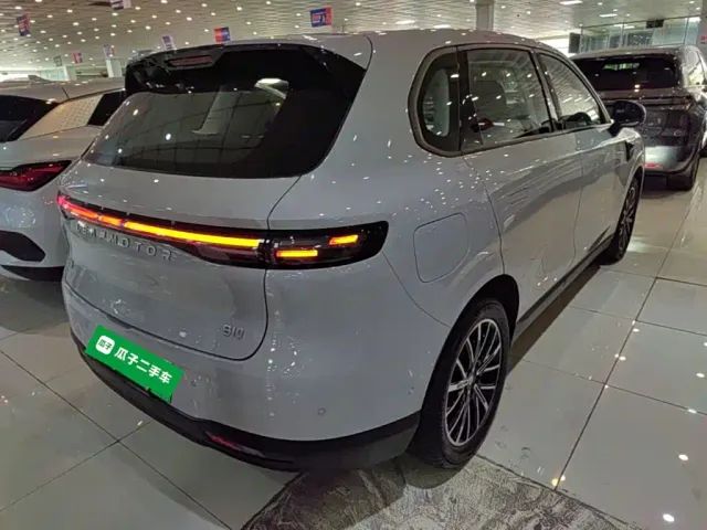 Leapmotor B10 — Фото автомобиля 6