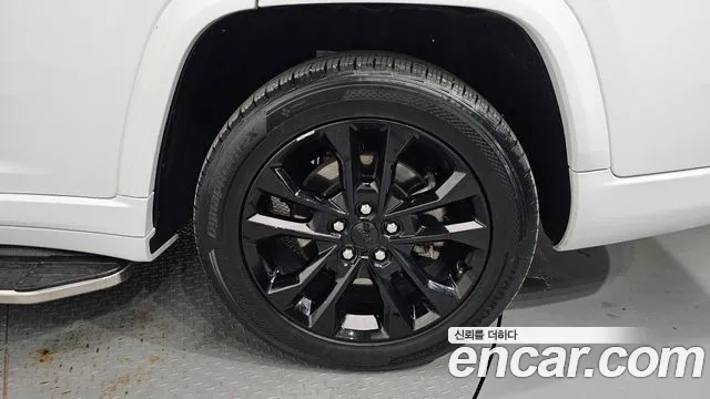Jeep Cherokee Grand Cherokee(WL) L 3.6 Overland — Фото автомобиля 4