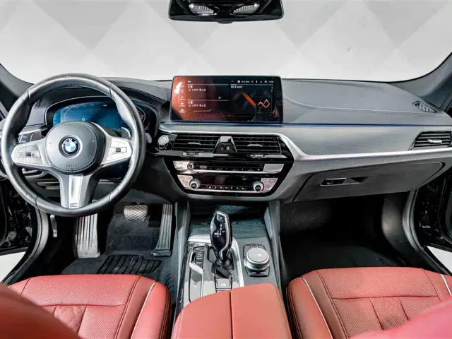 BMW 5 Series — Фото автомобиля 10