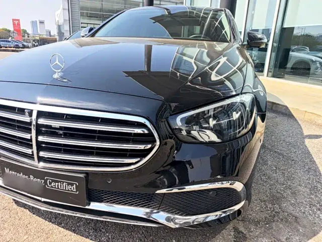 Mercedes-Benz E-Class — Фото автомобиля 23