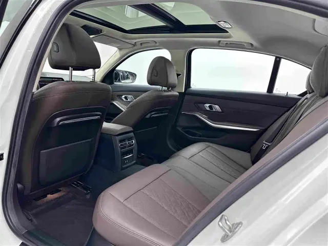 BMW 3 Series — Фото автомобиля 21