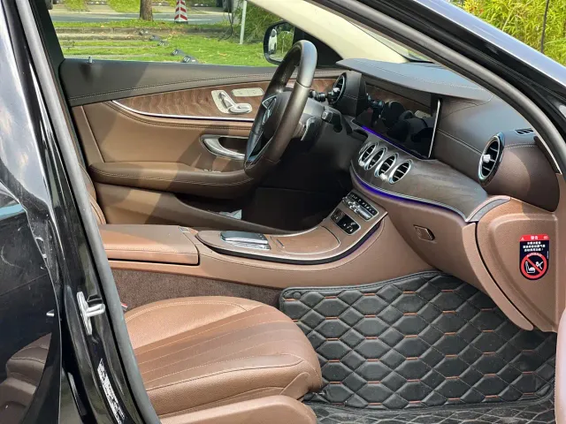Mercedes-Benz E-Class — Фото автомобиля 15