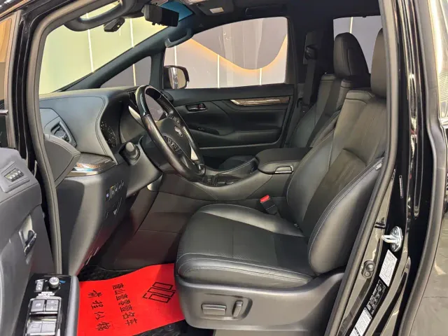 Toyota Alphard — Фото автомобиля 15