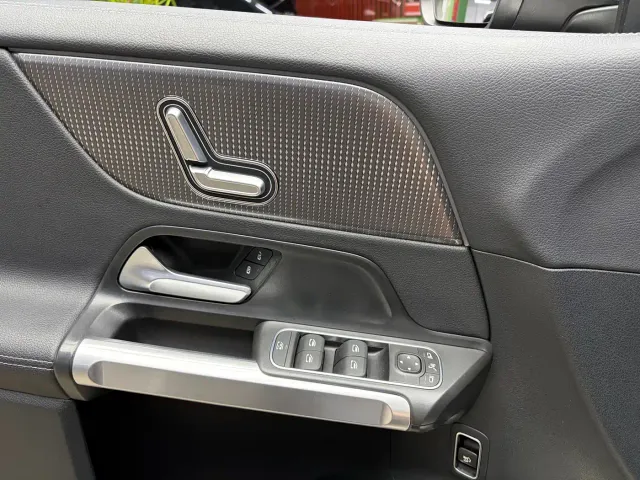 Mercedes-Benz GLB-Class — Фото автомобиля 16