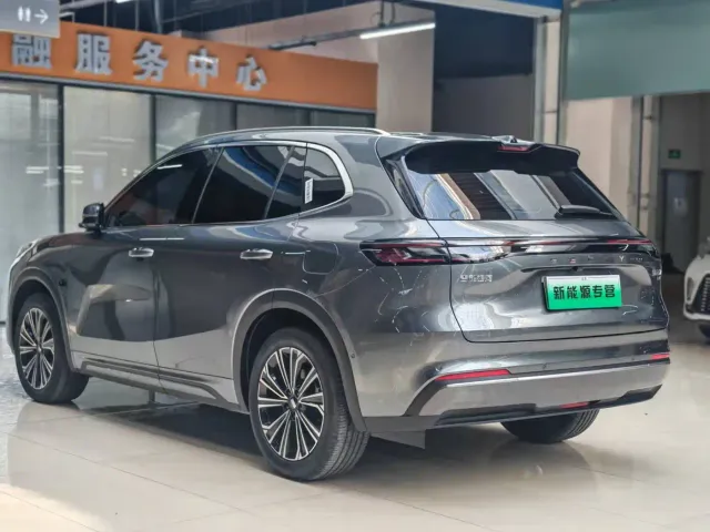 Geely Galaxy Starship 7 EM-i — Фото автомобиля 6