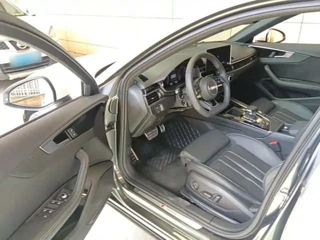 Audi A4L — Фото автомобиля 15