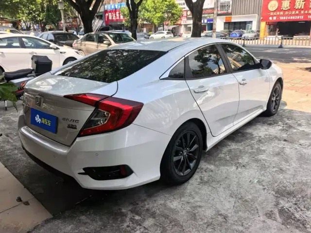 Honda Civic — Фото автомобиля 3