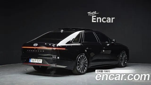 Hyundai Grandeur Grandeur (GN7) 3.5 Бензин 4WD — Фото автомобиля 2