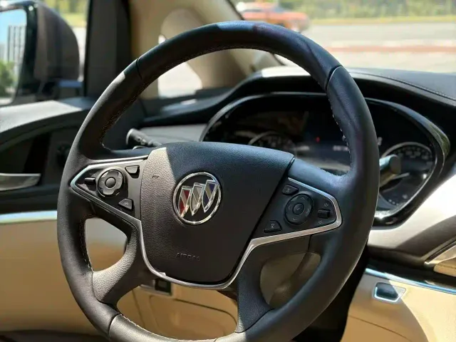 Buick GL8 — Фото автомобиля 9