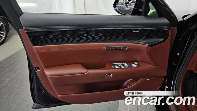 Genesis G90 Бензин 3.5 турбо AWD — Фото автомобиля 24