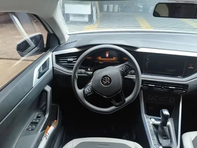Volkswagen Polo — Фото автомобиля 10
