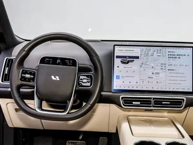 Li Auto L9 — Фото автомобиля 30