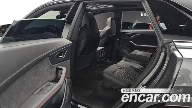 Audi RSQ8 — Фото автомобиля 9