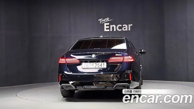 BMW 5 Series G60 — Фото автомобиля 4