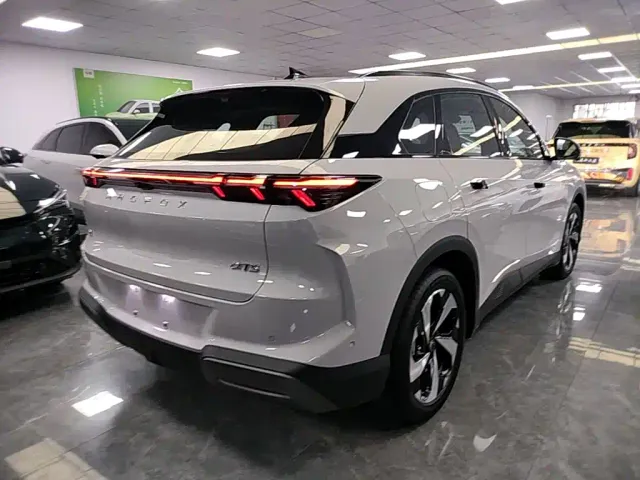 Arcfox Alpha T5 — Фото автомобиля 6