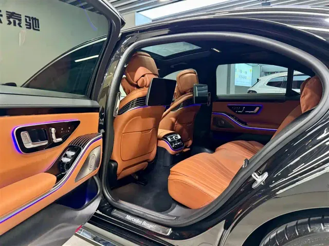 Mercedes-Benz S-Class — Фото автомобиля 24