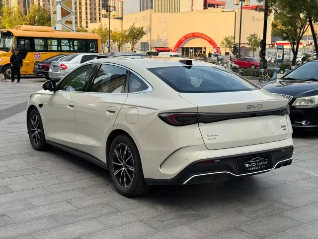 BYD Seal 06 — Фото автомобиля 12