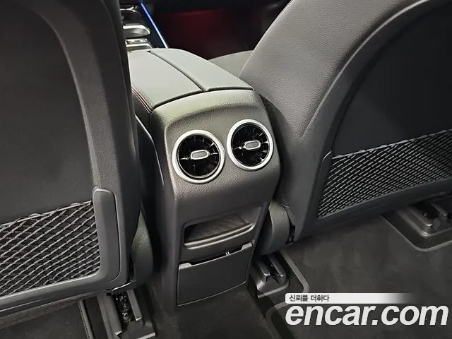 Mercedes-Benz EQB — Фото автомобиля 13