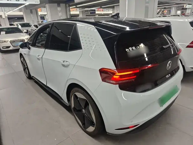 Volkswagen ID.3 — Фото автомобиля 4