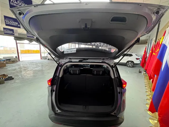 Chevrolet Orlando — Фото автомобиля 15