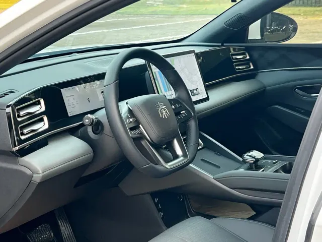 BYD Qin L — Фото автомобиля 10