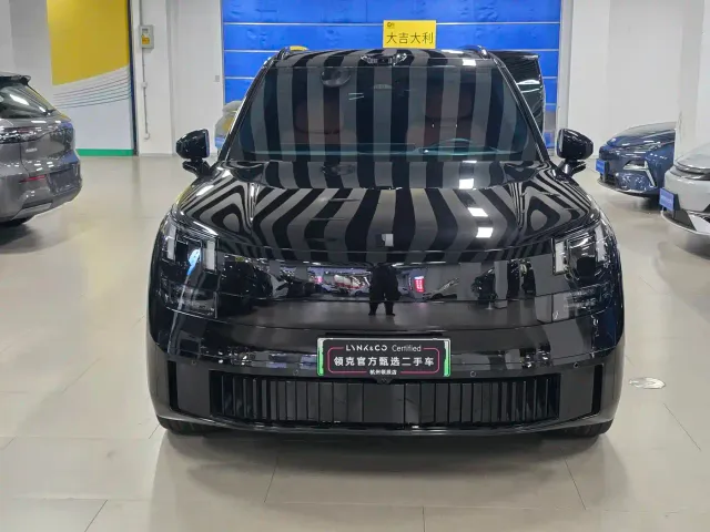 Lynk & Co 900 — Фото автомобиля 2