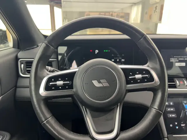 Li Auto ONE — Фото автомобиля 23
