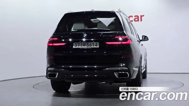BMW X7 — Фото автомобиля 4