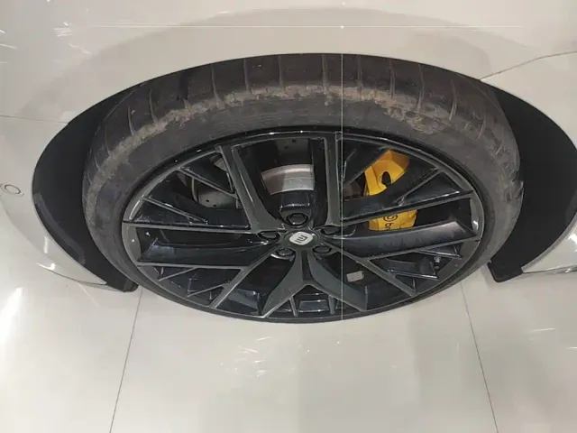 Xiaomi SU7 — Фото автомобиля 22