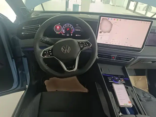 Volkswagen Tiguan L — Фото автомобиля 10