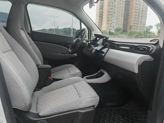 Leapmotor T03 — Фото автомобиля 10