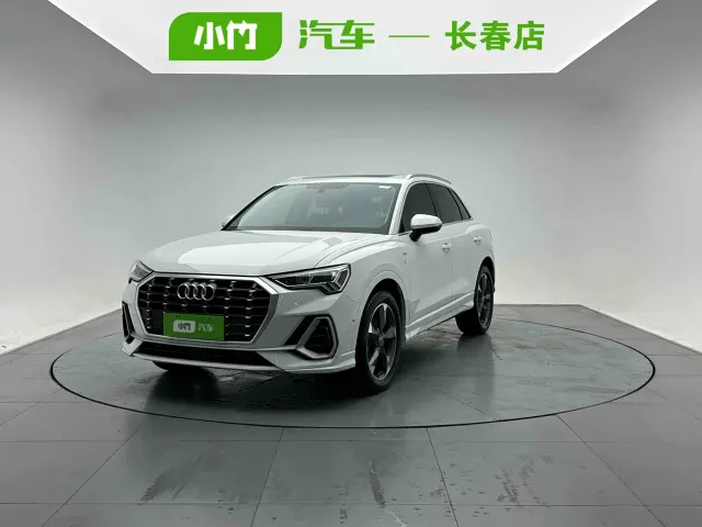 Фотография автомобиля — Audi Q3