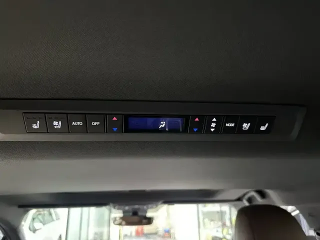 Toyota Sienna — Фото автомобиля 2