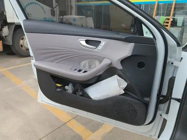 Roewe M7 DMH — Фото автомобиля 7